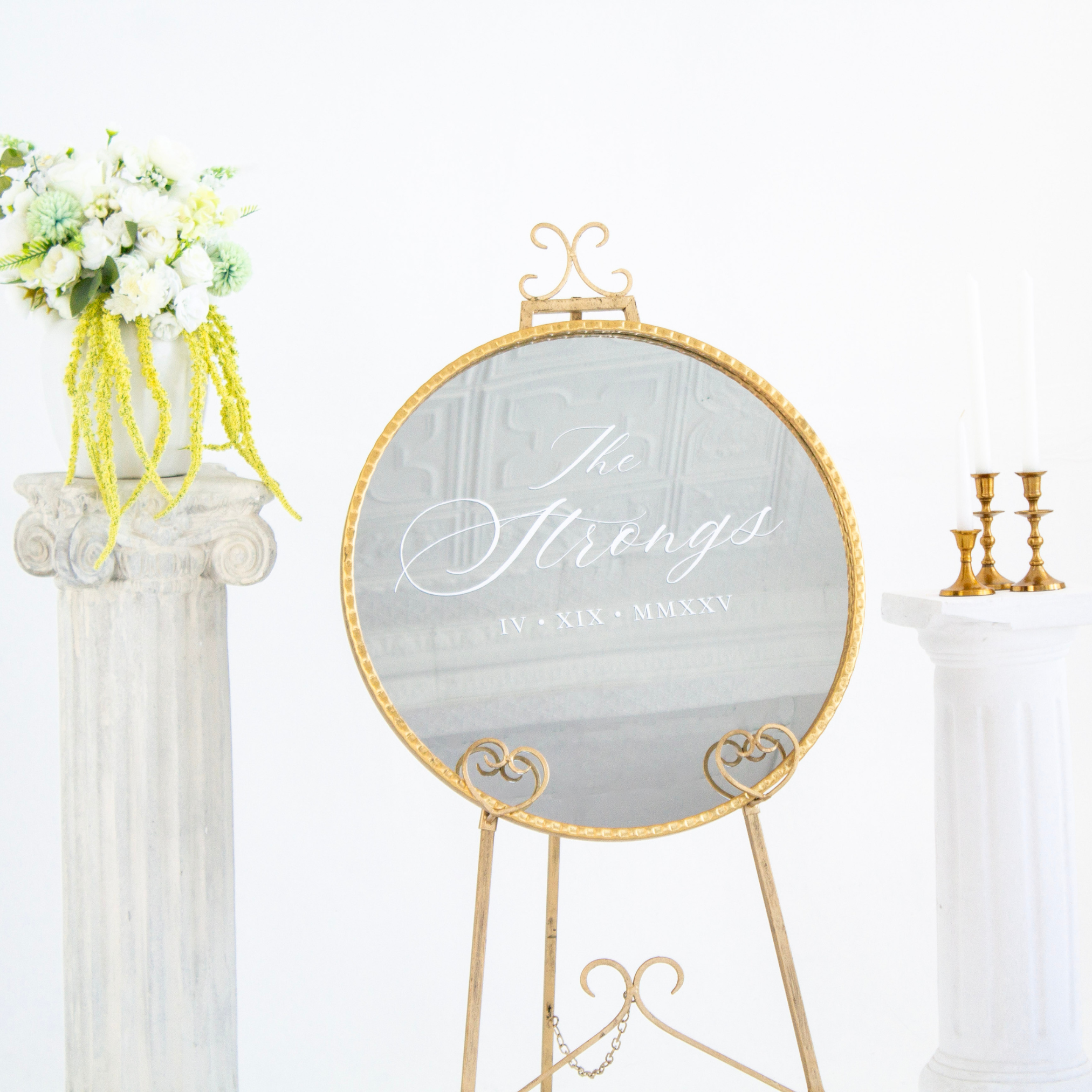 Round Wedding Welcome Mirror