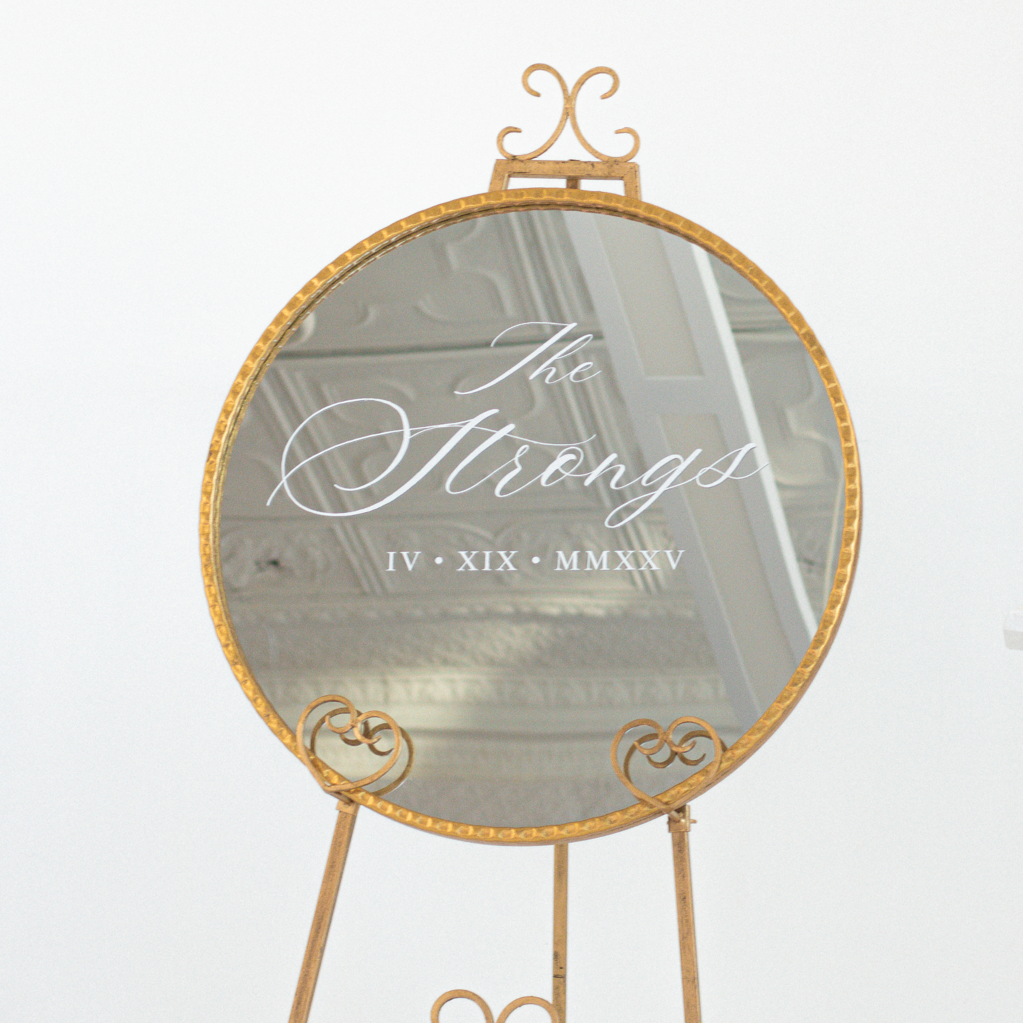 Round Wedding Welcome Mirror