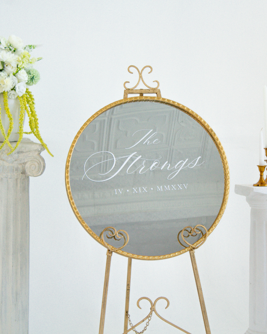 Round Wedding Welcome Mirror